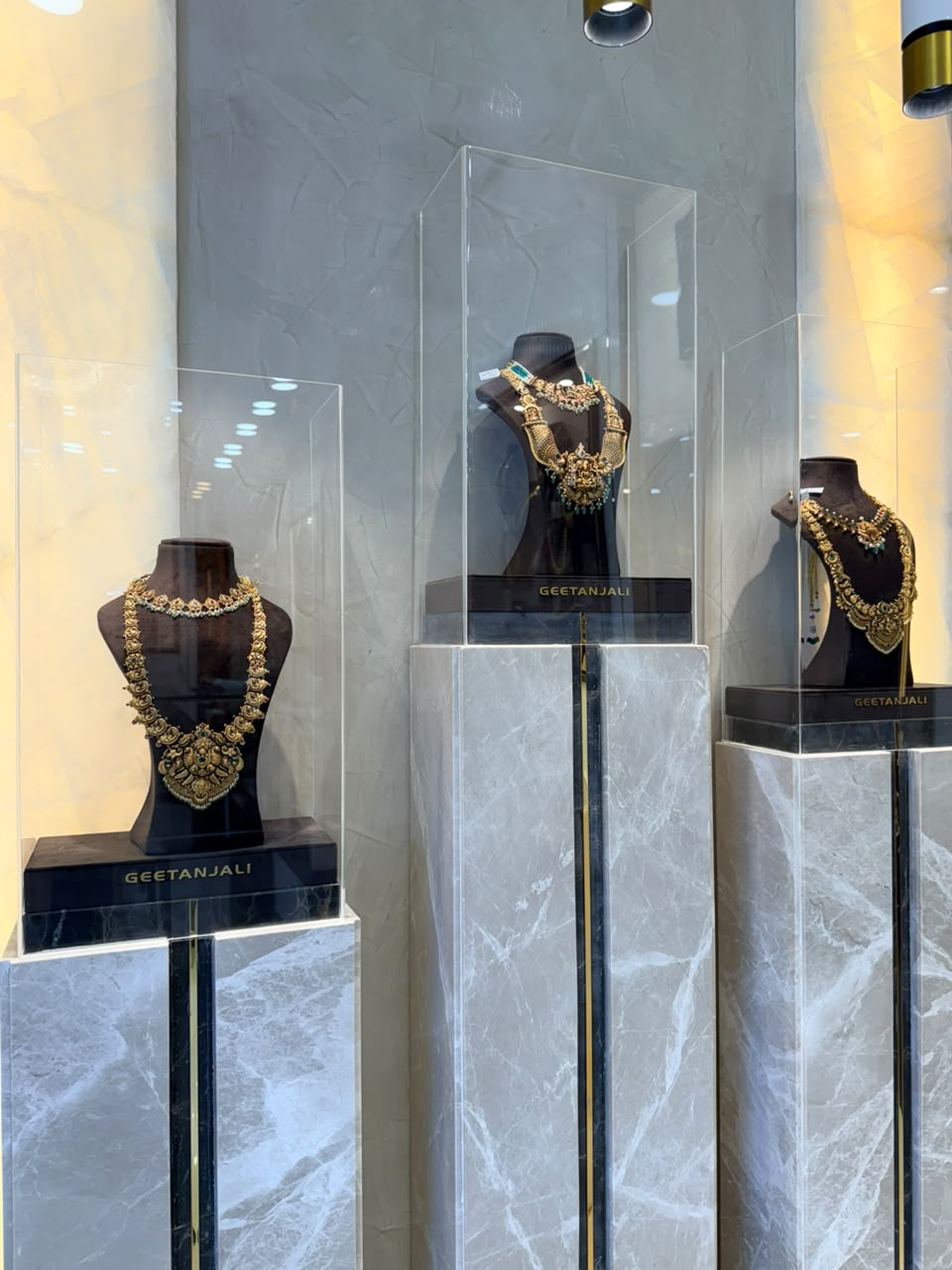 GEETANJALI JEWELS – Jewelry Display Niche Detail